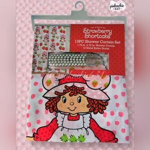Strawberry Shortcake Shower Curtain Set